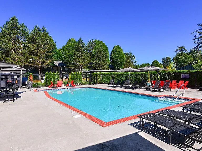 Woodlake Apartments — Photo 18