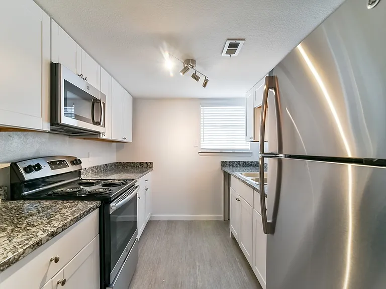 Sun Ridge Apartments — Photo 30