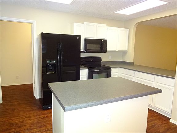 5th image of 824 Justeford Dr