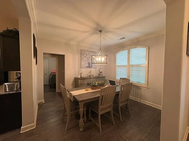 5 bed, 3.0 bath, 2599 sqft, $2,900 — Photo 4