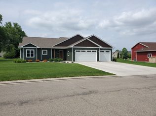 1120 Indian Hills Rd, Brookings, SD 57006