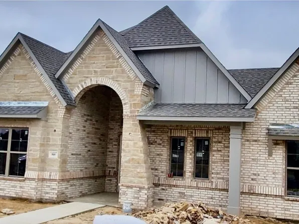 909 Maxine Dr, Athens, TX 75751