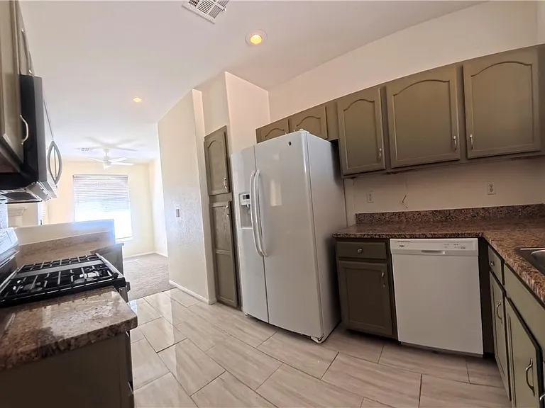 2050 W Warm Springs Rd #2921 — Photo 6