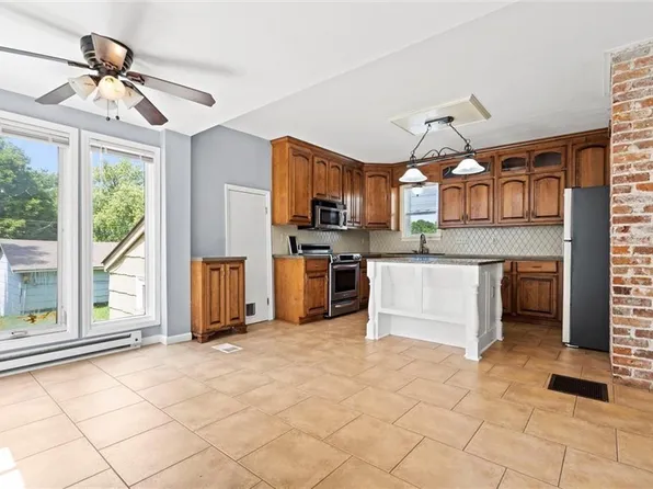 1000 S Broadway St, Leavenworth, KS 66048