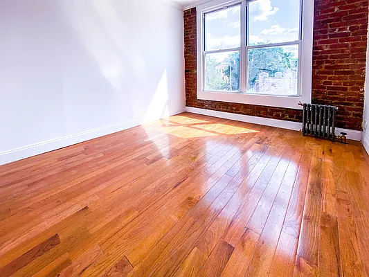 Rented by Voro New York | media 32