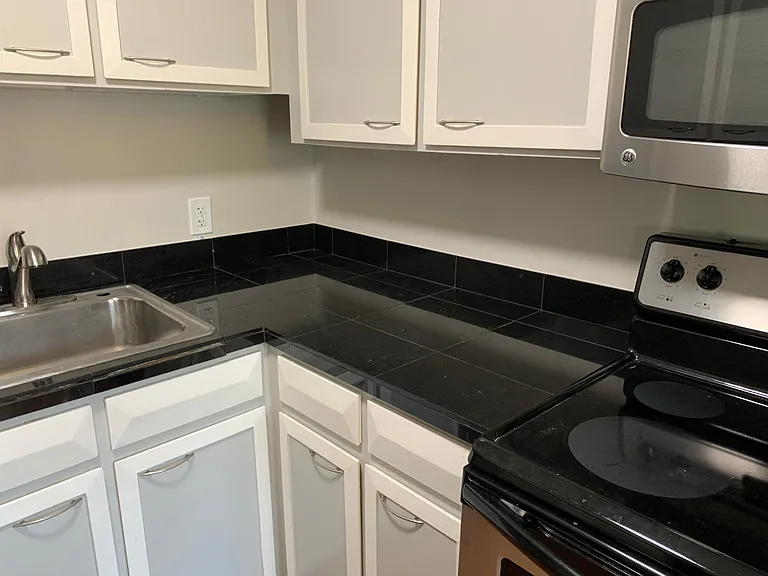 1260 York St #301 — Photo 28