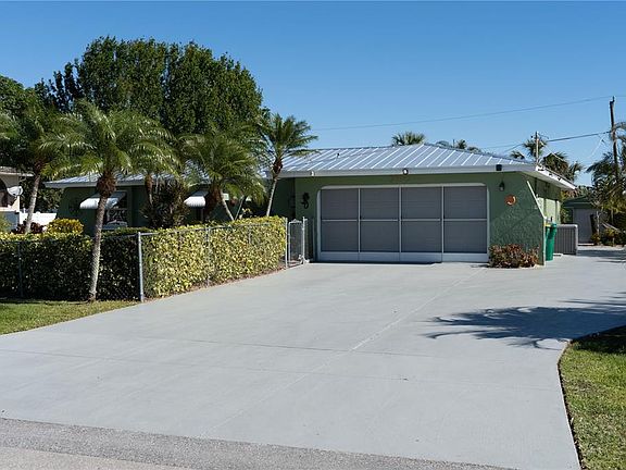 2nd image of 3700 Palm Dr