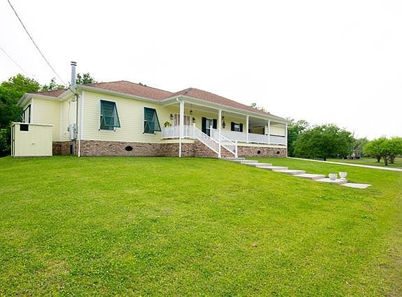 3rd image of 9572 Barataria Blvd