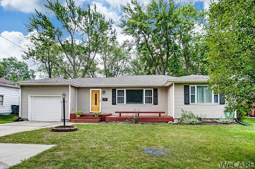 1515 Hazel Ave photo 1