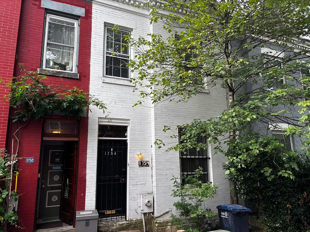 2 bed, 2.5 bath, 1375 sqft, $4,400 — Photo 1