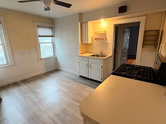 5th image of 31 Richie Rd #3