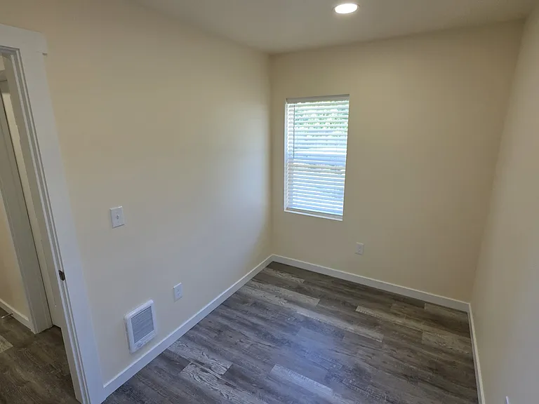 730 Myrtine St — Photo 18