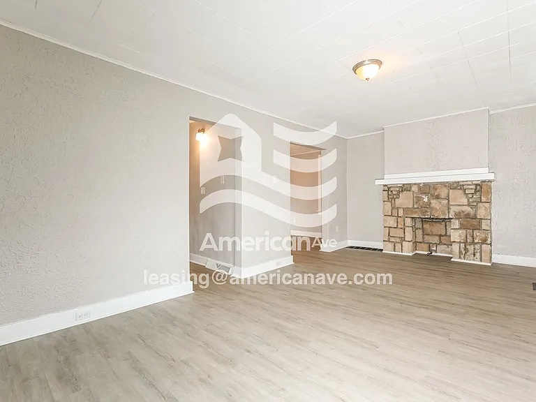 566895_003_living_room_13660913.jpg