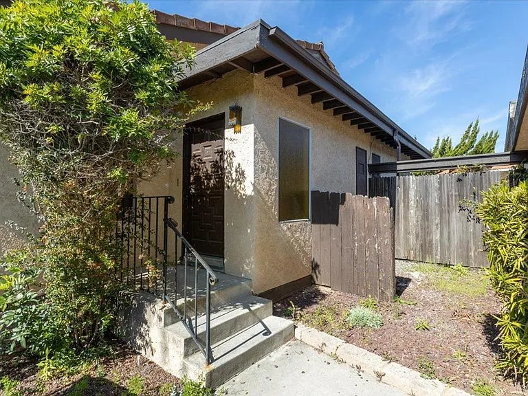 31318 Club Vista Ln — Photo 2