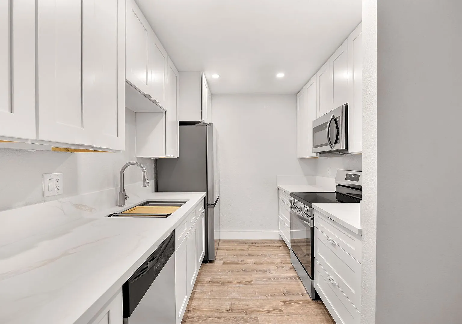 Fully Renovated 2-Bedroom Condo - Everything is NEW! — Photo 3