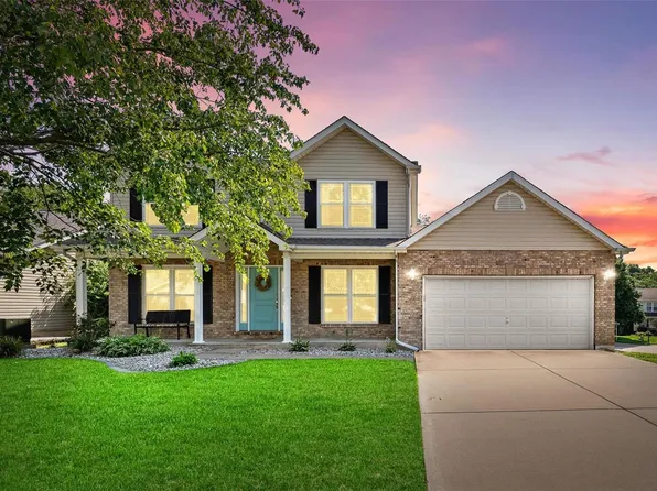 3249 Country Knoll Dr, Saint Charles, MO 63303