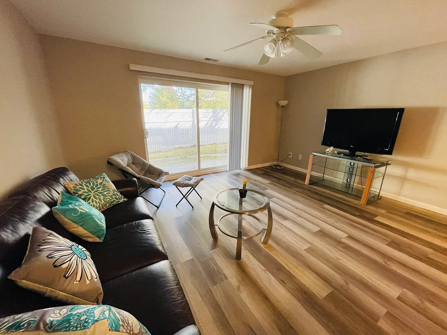 1 bed, 800 sqft, $1,950 — Photo 1