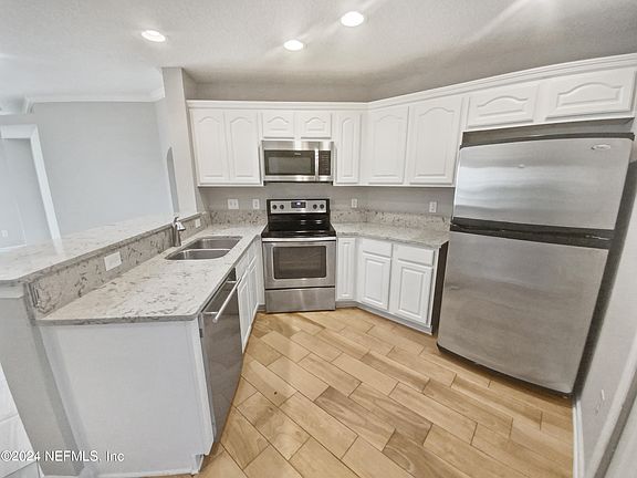 4th image of 2315 WOOD HOLLOW Lane #D