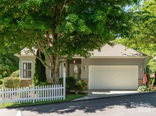 15 Ashefield Ct, Hendersonville, NC 28791