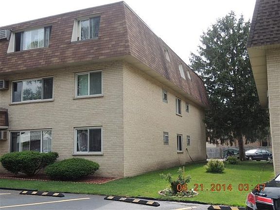4th image of 8804 Briar Ct APT 2D