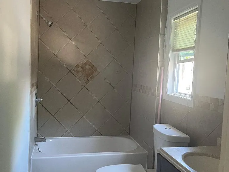 1601 Essex St #2 — Photo 4