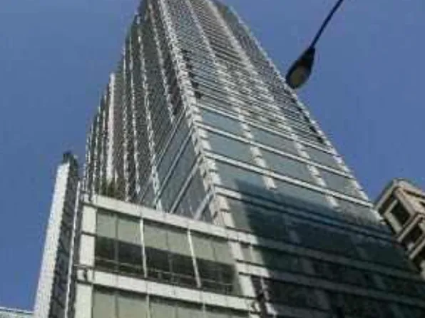 2400 N Lakeview Ave, Chicago, IL