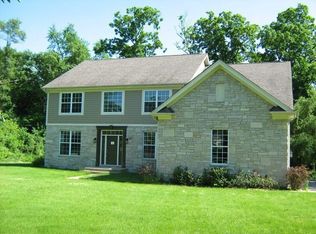 167 Spruce Ter, Island Lake, IL 60042