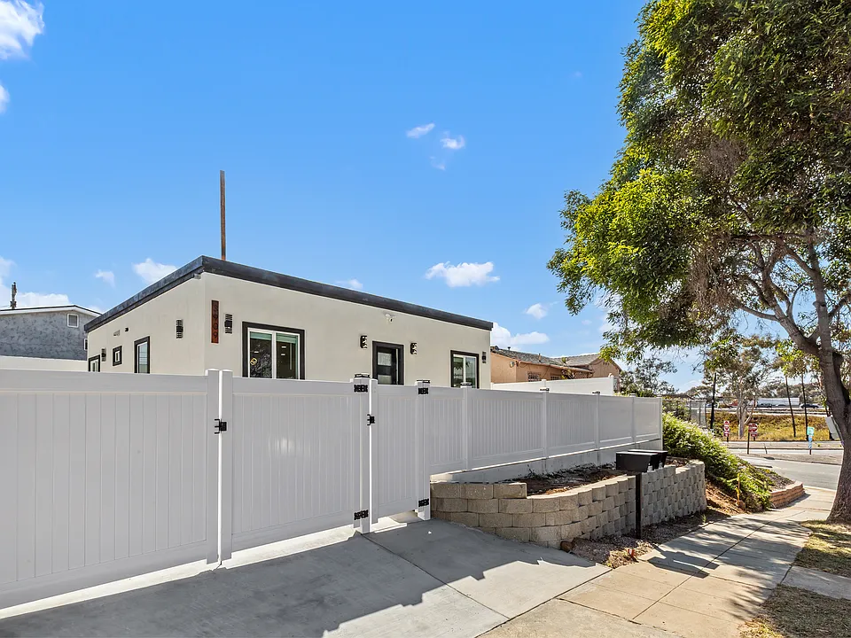 3909-11 Marine View Ave #1
