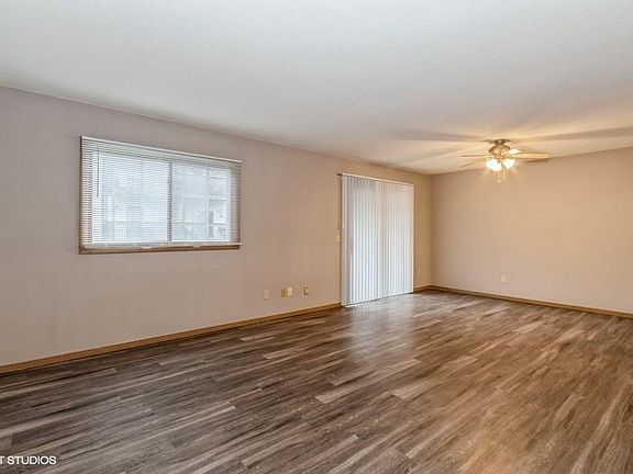 3rd image of 758 Westwinds Dr APT 1