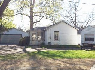87 Grant Ave, Dixon, IL 61021