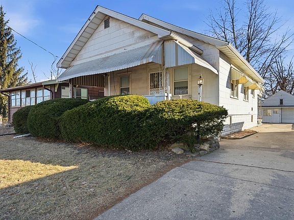 3rd image of 4212 N Prospect Rd