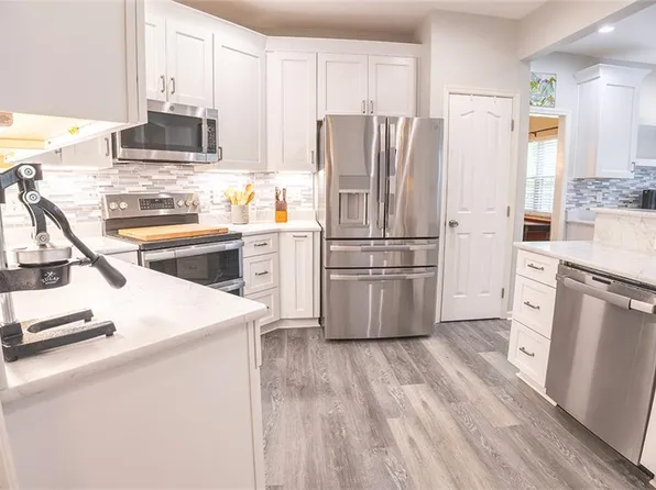 1660 Chestwood Dr, Virginia Beach, VA 23453