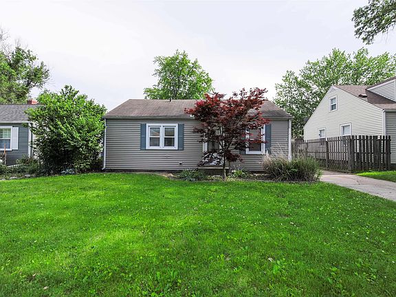 2nd image of 914 E Tripp Ave