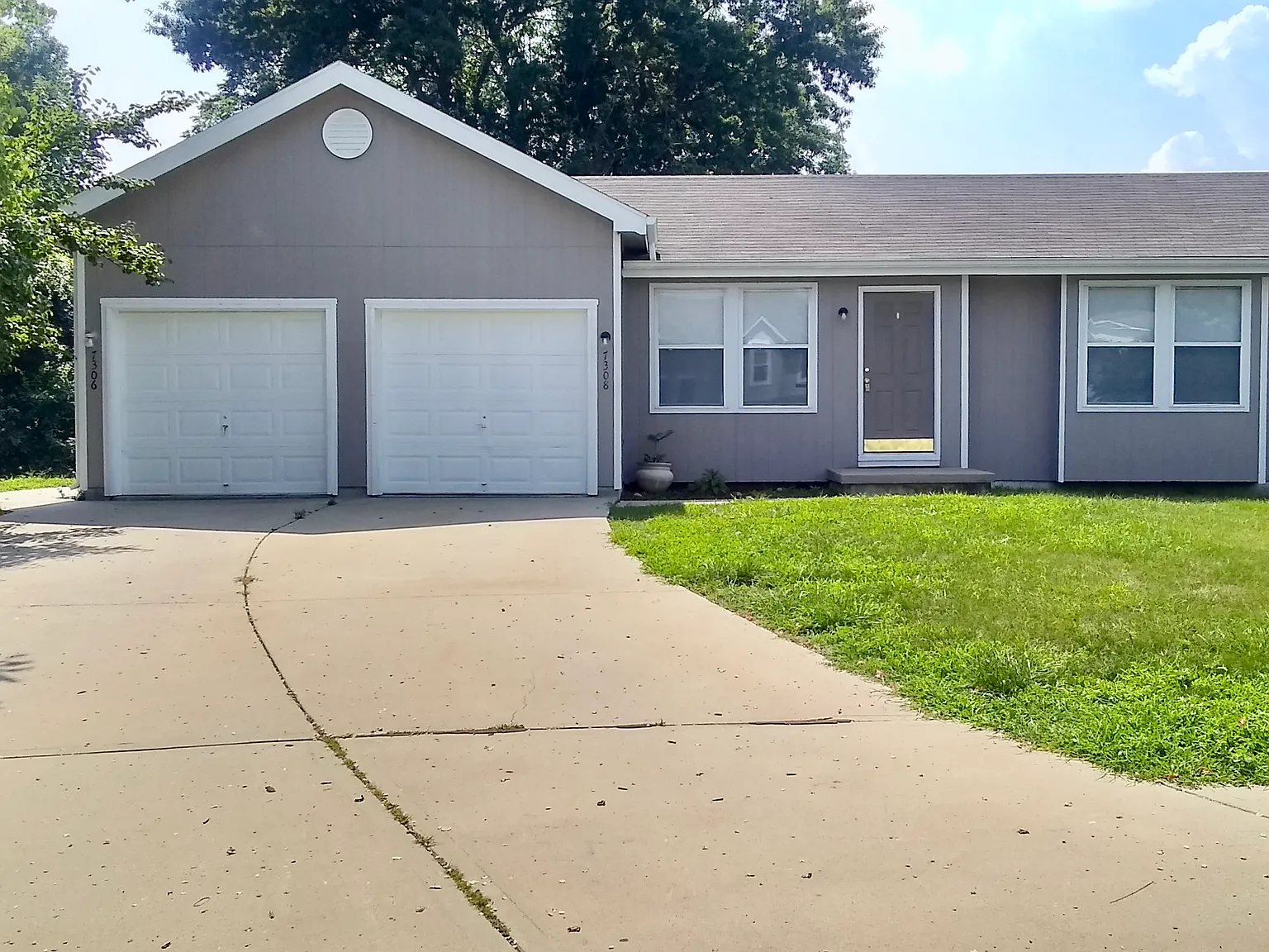 2 bed, 1250 sqft, $1,400 — Photo 1