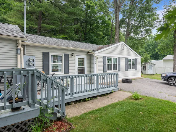 225 Bean Rd #B, Colchester, VT 05446