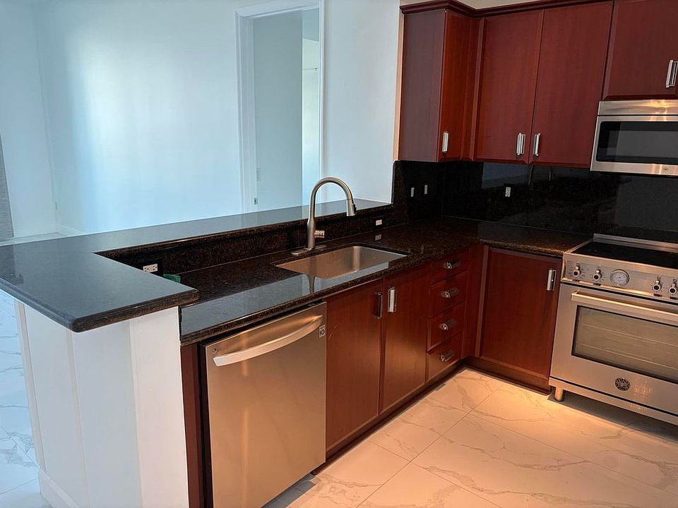 1st image of 403 S Sapodilla Ave #Penthouse 1-7