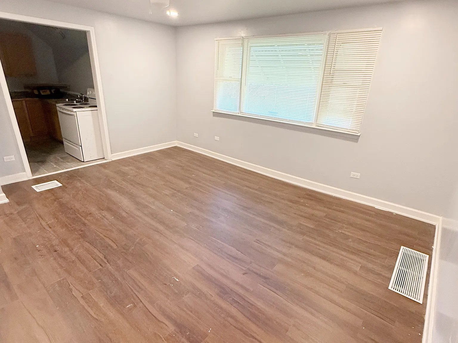 3 bed, 1500 sqft, $2,100 — Photo 2