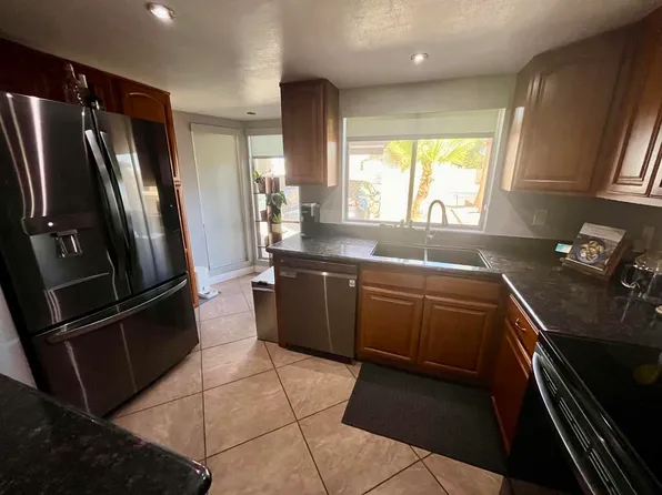 9440 N 52nd Ln, Glendale, AZ 85302