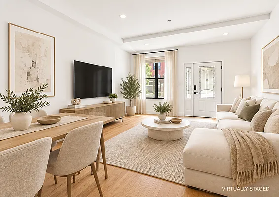 Living room, photo 2