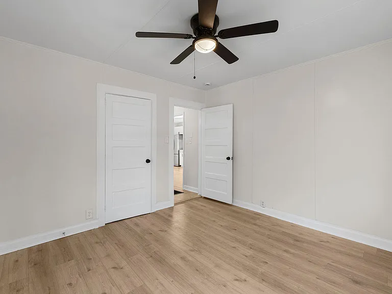 2833 Hazel St — Photo 9