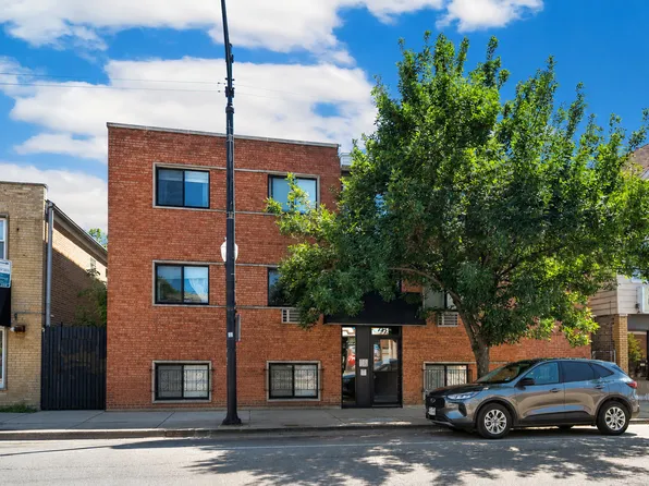 3037 W Montrose Ave APT 3A, Chicago, IL 60618