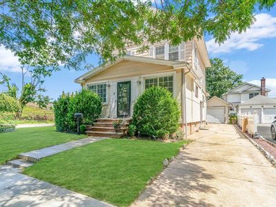 3 Rose Avenue, Floral Park, NY, 11001