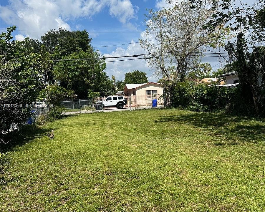 1st image of 3033 NW 8th Ave