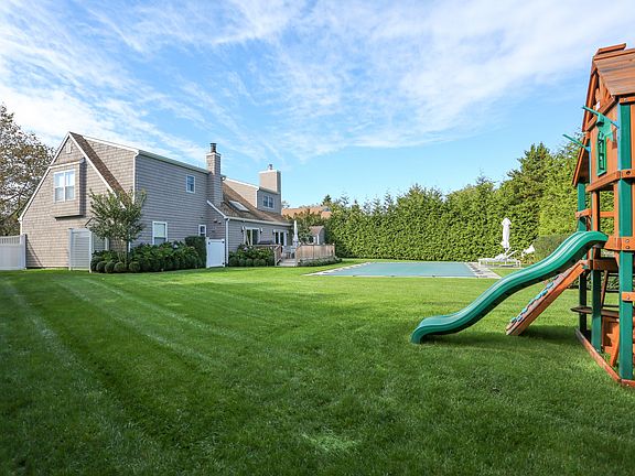 3rd image of 6 Meadowgrass Ln