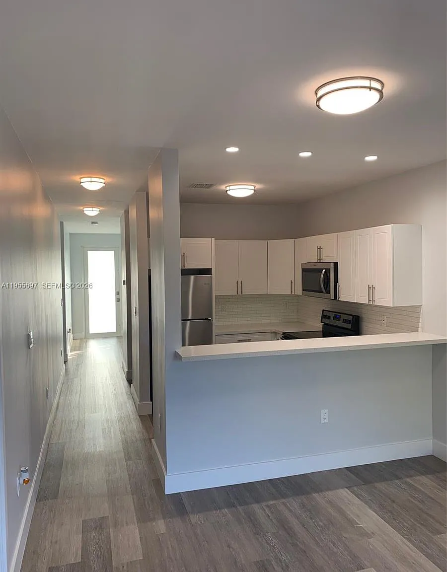 3 bed, 2.0 bath, $2,700 — Photo 1