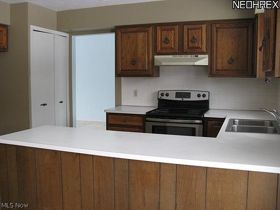 3rd image of 14961 Sherwood Dr