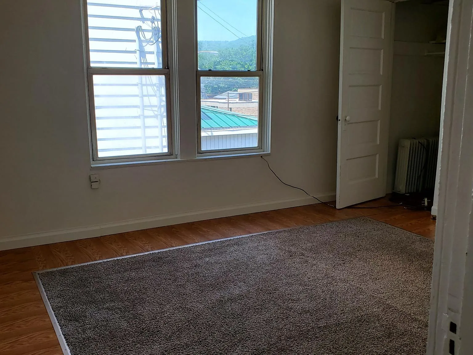 3 bed, 1000 sqft, $695 — Photo 3