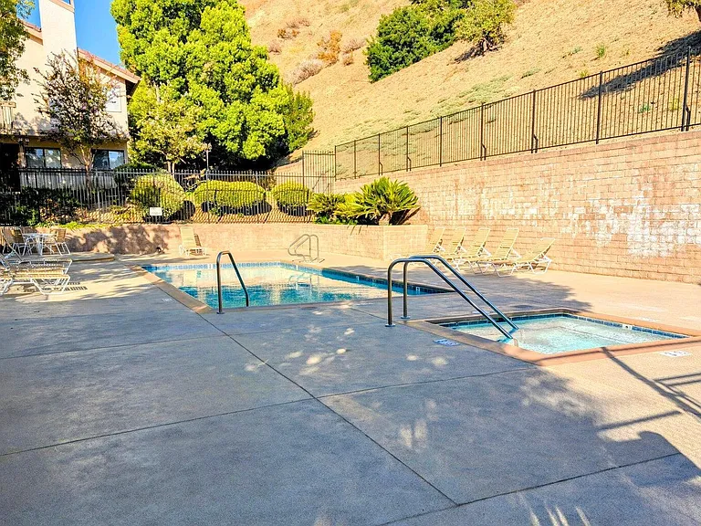 26118 Alizia Canyon Dr — Photo 30