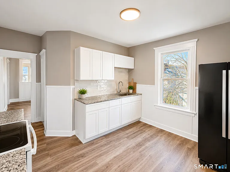 696 N Main St #2 — Photo 3