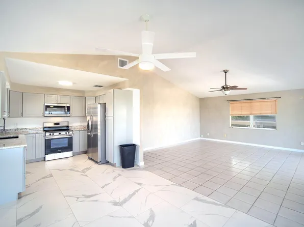 558 E Shore Dr, Summerland Key, FL 33042